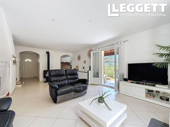 Image No.8-3 Bed House for sale