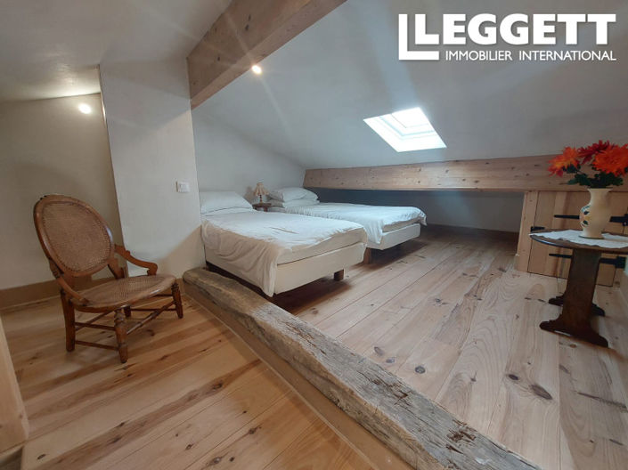 Image No.8-3 Bed House for sale