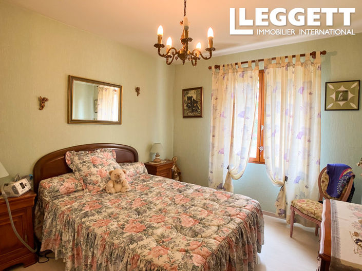 Image No.10-3 Bed House for sale