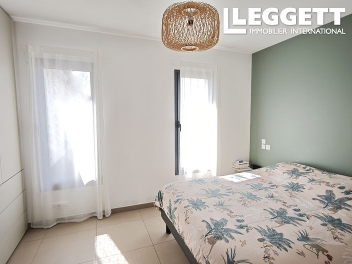 Image No.10-4 Bed House for sale