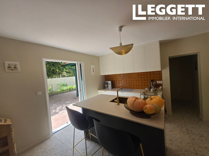 Image No.8-4 Bed House for sale