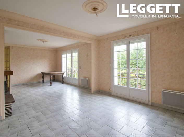 Image No.2-4 Bed House for sale