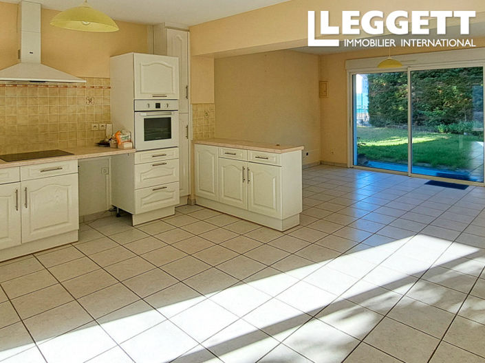 Image No.8-4 Bed House for sale