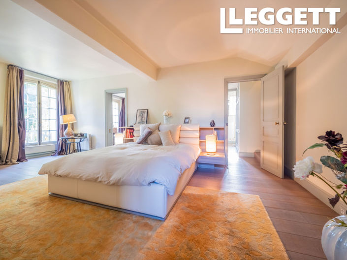 Image No.8-6 Bed House for sale