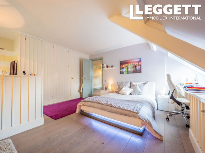 Image No.9-6 Bed House for sale