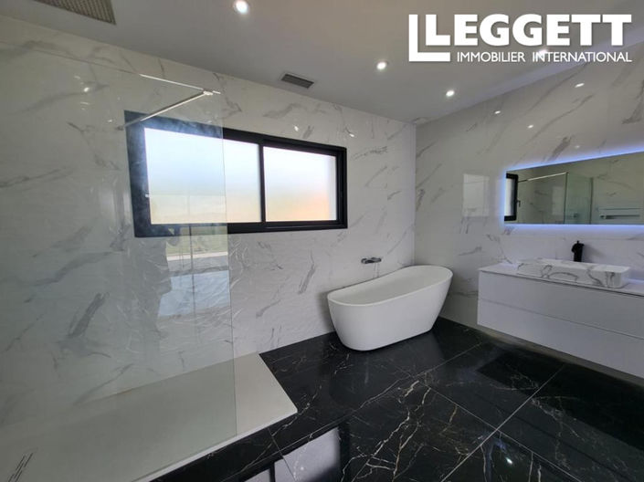 Image No.10-5 Bed House for sale