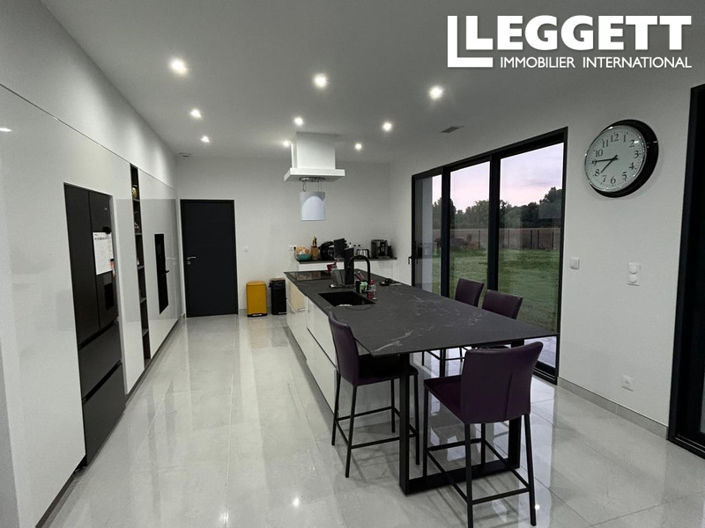 Image No.7-5 Bed House for sale