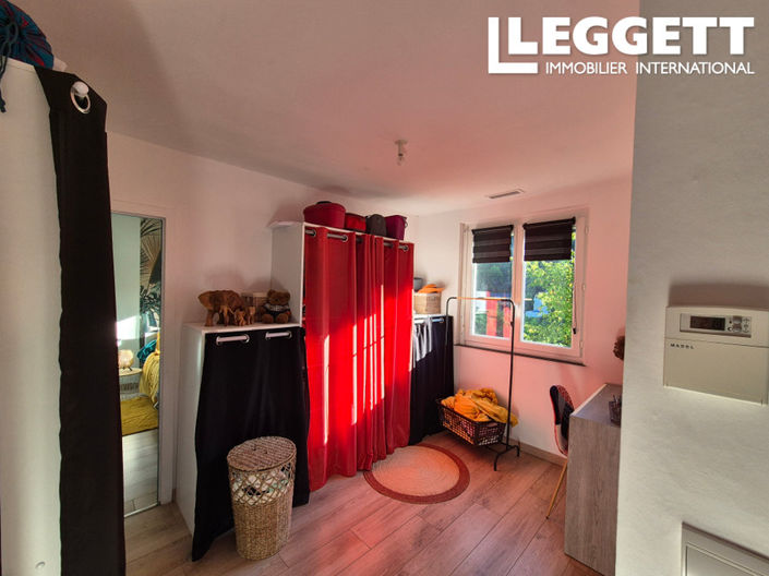 Image No.4-2 Bed House for sale