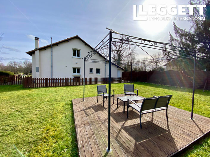 Image No.10-3 Bed House for sale