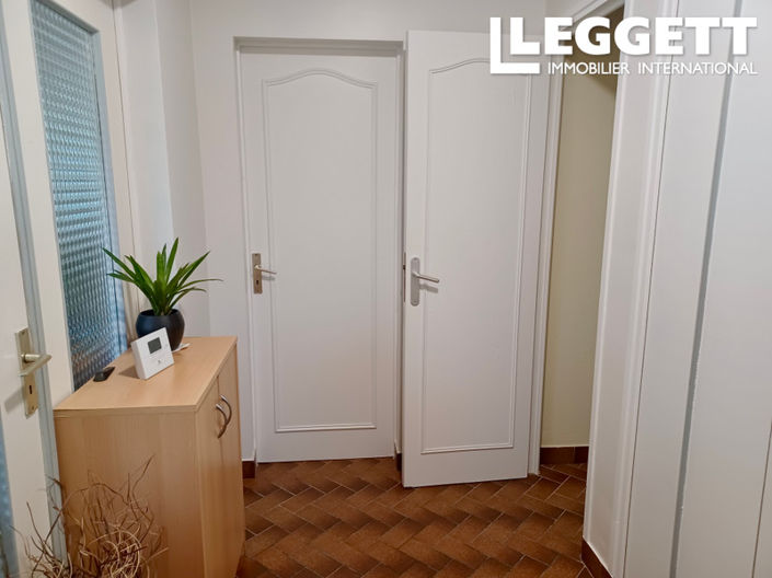 Image No.10-4 Bed House for sale