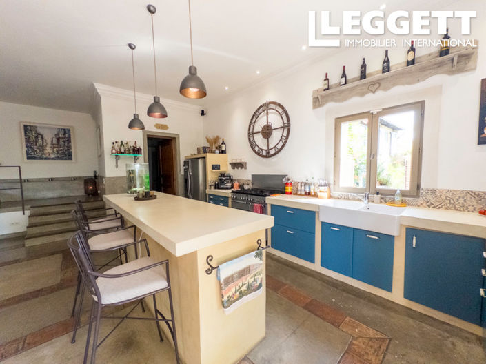 Image No.9-7 Bed House for sale