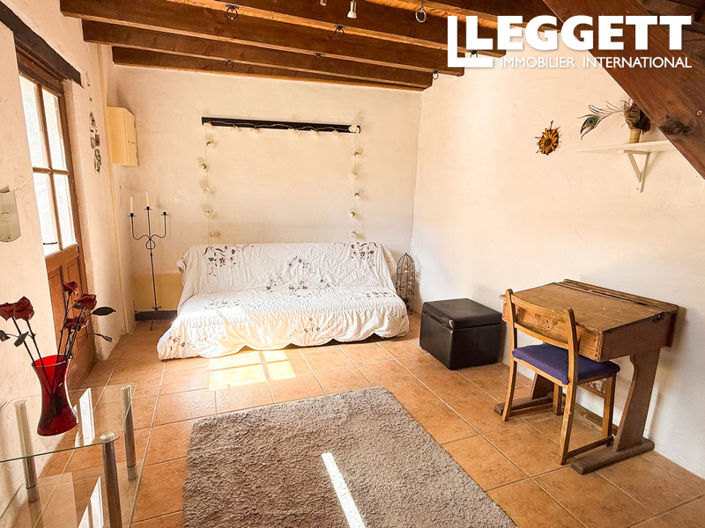 Image No.10-6 Bed House for sale