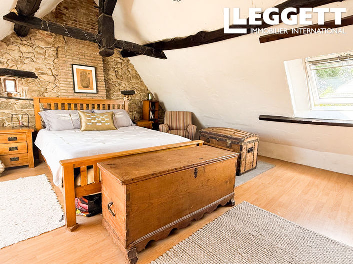 Image No.7-6 Bed House for sale