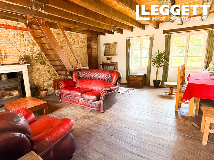 Image No.8-6 Bed House for sale