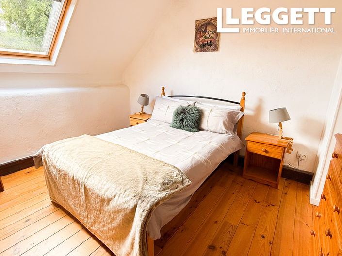 Image No.9-6 Bed House for sale