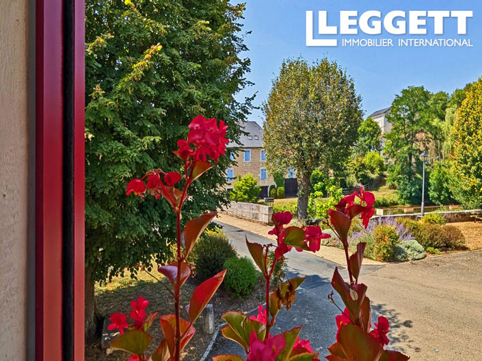 Image No.10-3 Bed House for sale