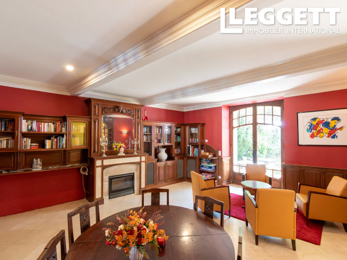 Image No.3-10 Bed House for sale