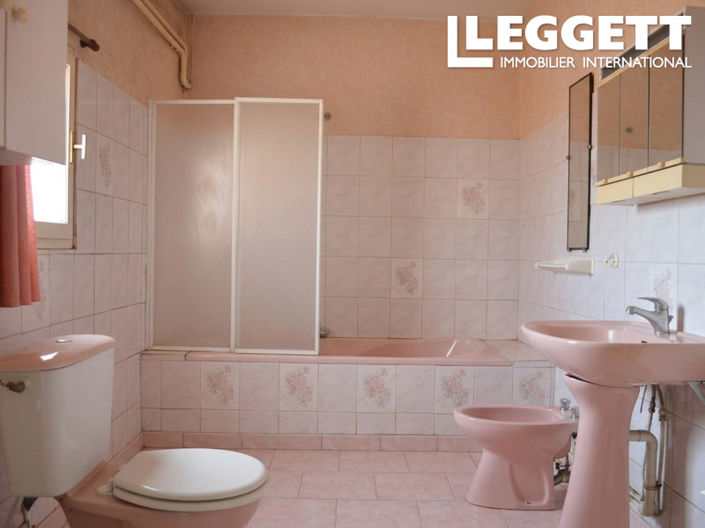 Image No.8-2 Bed House for sale