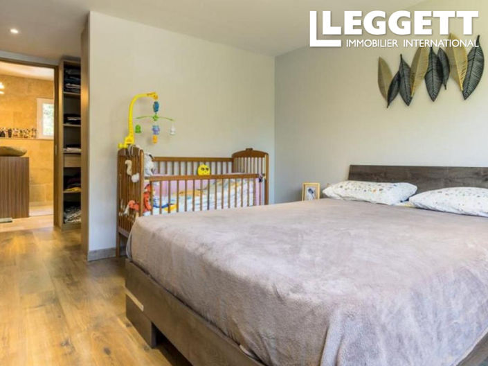 Image No.10-4 Bed House for sale