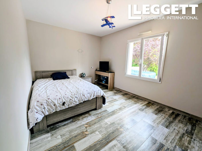 Image No.6-4 Bed House for sale