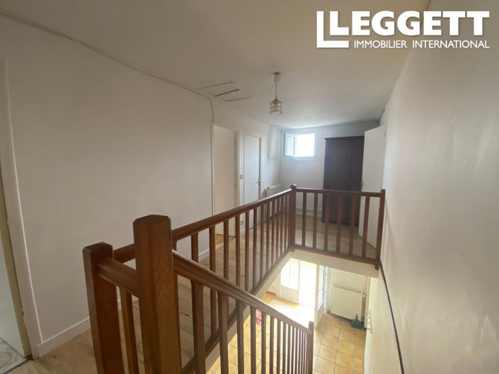 Image No.10-3 Bed House for sale