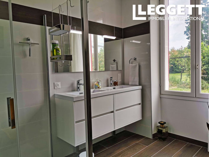 Image No.9-4 Bed House for sale