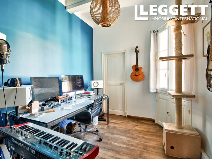 Image No.9-2 Bed Apartment for sale