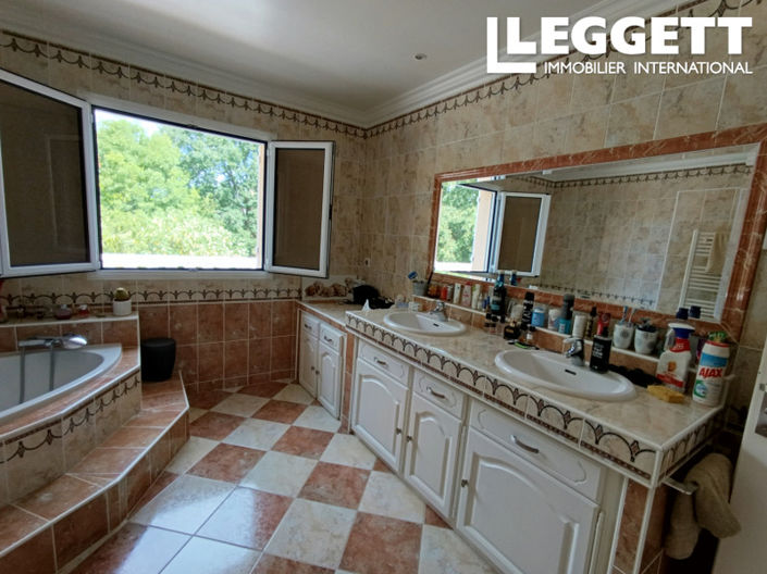 Image No.8-4 Bed House for sale