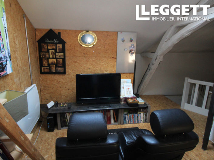 Image No.10-3 Bed House for sale