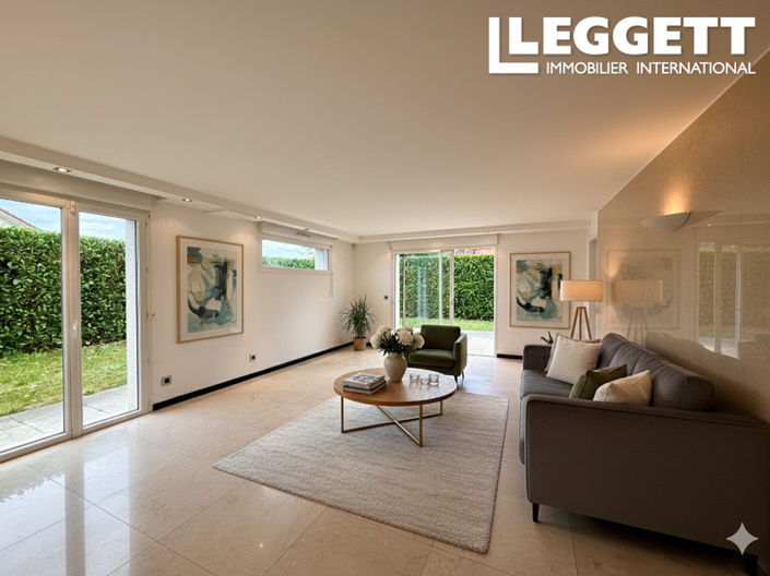 Image No.8-3 Bed House for sale