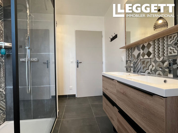 Image No.4-5 Bed House for sale