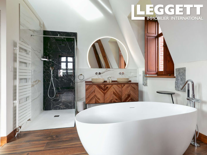 Image No.9-9 Bed Chateaux for sale