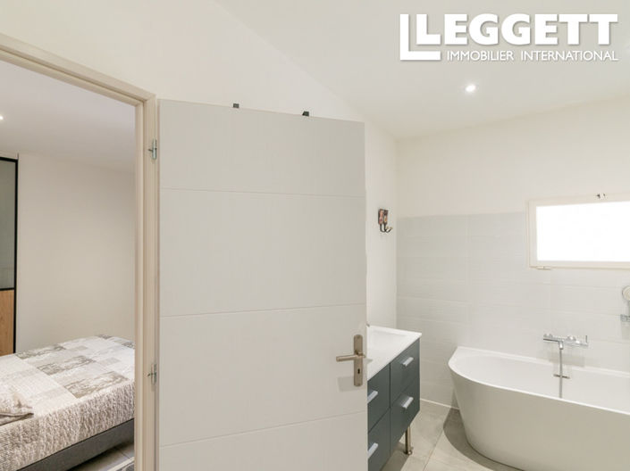 Image No.10-9 Bed House for sale