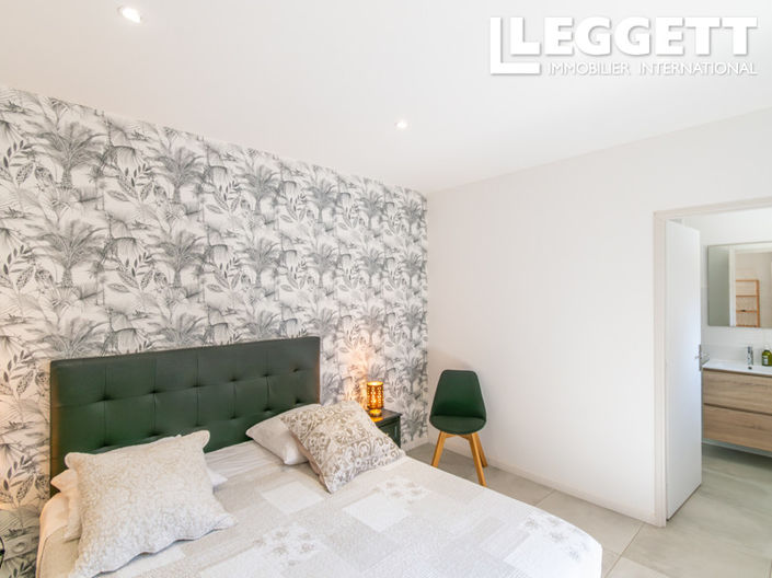 Image No.6-9 Bed House for sale