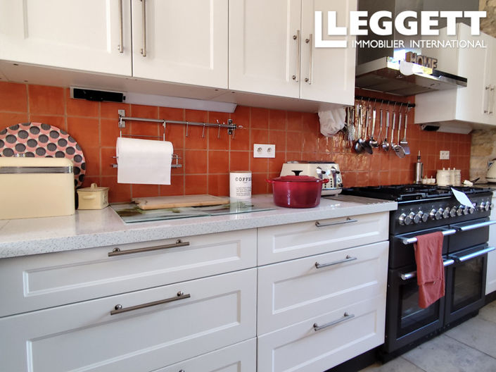 Image No.4-6 Bed House for sale