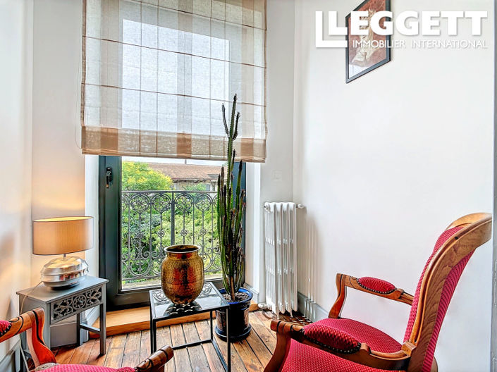 Image No.6-9 Bed House for sale