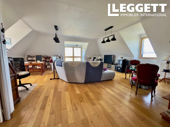 Image No.10-4 Bed House for sale