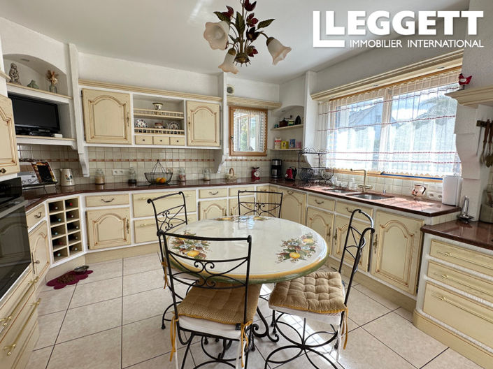 Image No.6-4 Bed House for sale