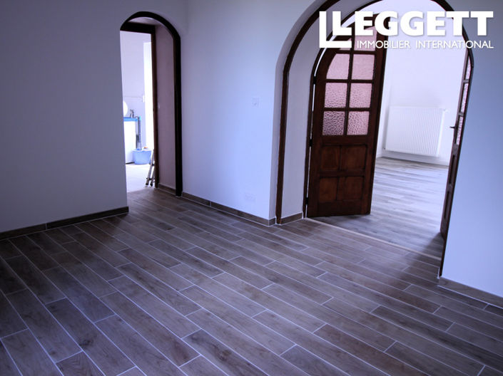 Image No.3-18 Bed House for sale