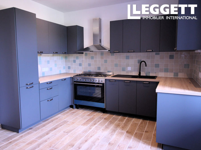 Image No.4-18 Bed House for sale