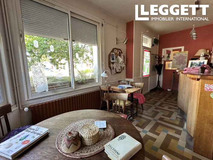 Image No.4-Commercial de 4 chambres à vendre à Sainte-Gemme