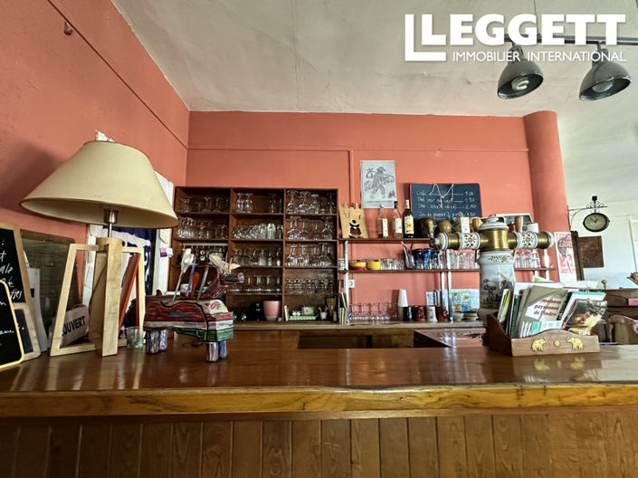 Image No.5-Commercial de 4 chambres à vendre à Sainte-Gemme