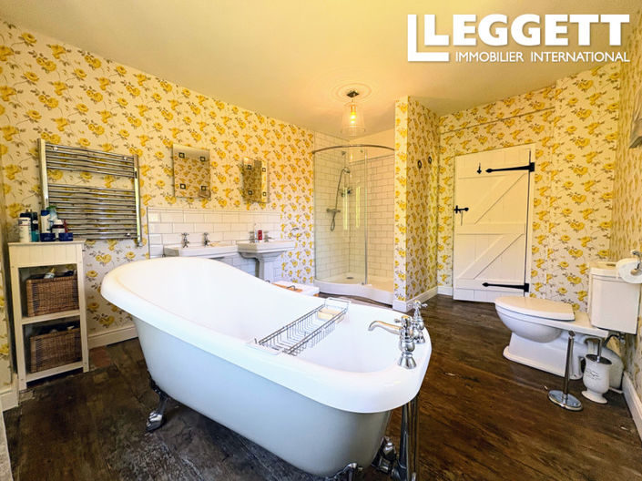 Image No.6-5 Bed House for sale