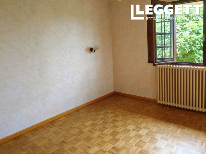 Image No.8-3 Bed House for sale