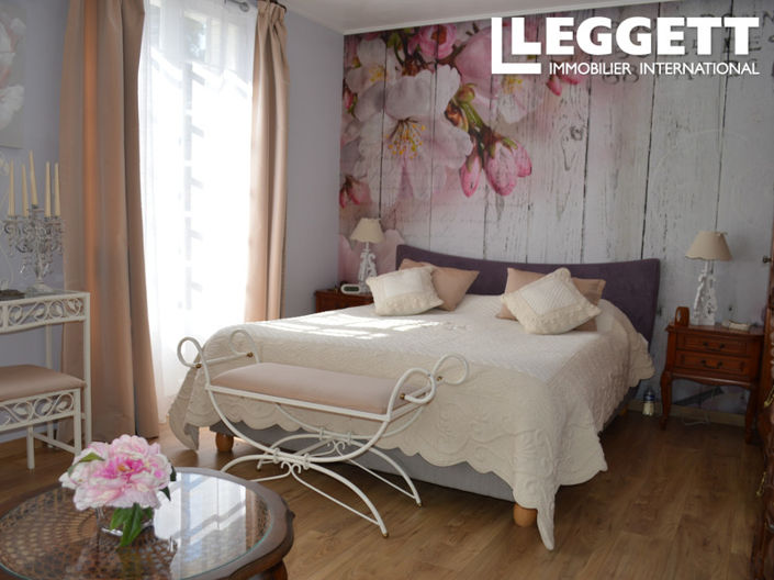 Image No.8-4 Bed House for sale