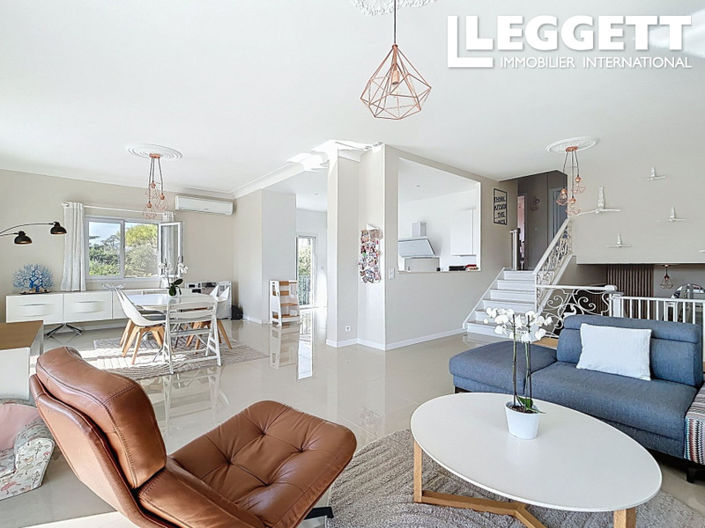 Image No.9-5 Bed House for sale