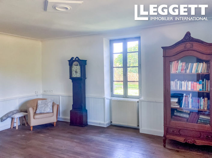 Image No.10-7 Bed House for sale