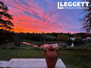 ahr0chm6ly9jzg4uagvzdglhlmltbw8vaw1hz2uvvevom