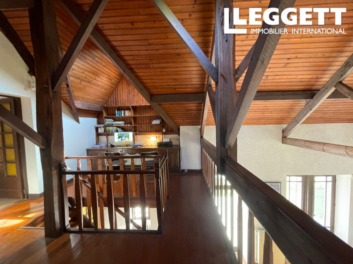 Image No.6-3 Bed House for sale