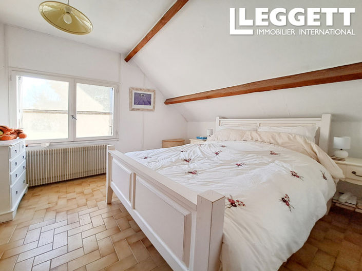 Image No.8-3 Bed House for sale